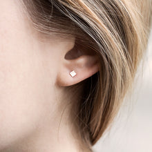 Ladda upp bild till gallerivisning, Square Studs
